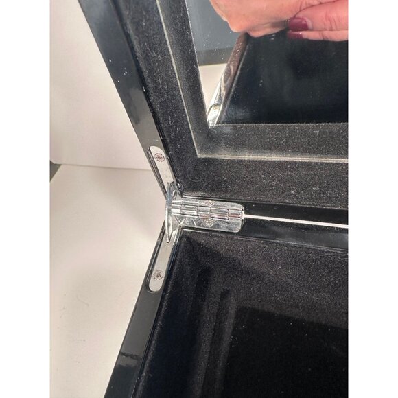 SWING DESIGN Black Lacquer Jewelry Box - Picture 9 of 12